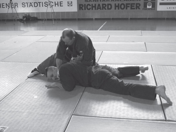 Джиу-джитсу – оружие спецслужб. Путь к победе - i_245.jpg