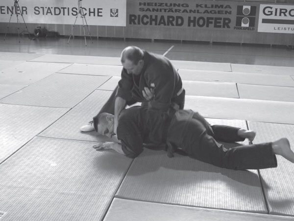 Джиу-джитсу – оружие спецслужб. Путь к победе - i_246.jpg