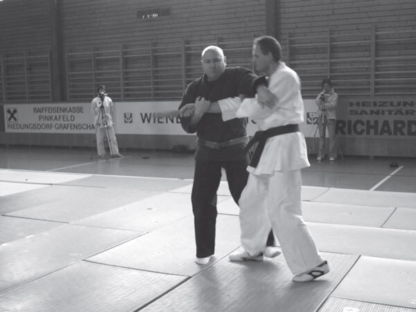 Джиу-джитсу – оружие спецслужб. Путь к победе - i_249.jpg