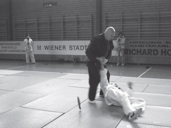 Джиу-джитсу – оружие спецслужб. Путь к победе - i_251.jpg