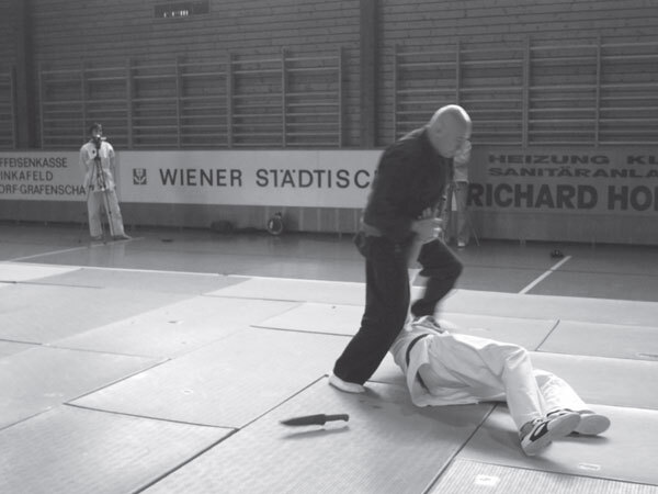 Джиу-джитсу – оружие спецслужб. Путь к победе - i_252.jpg