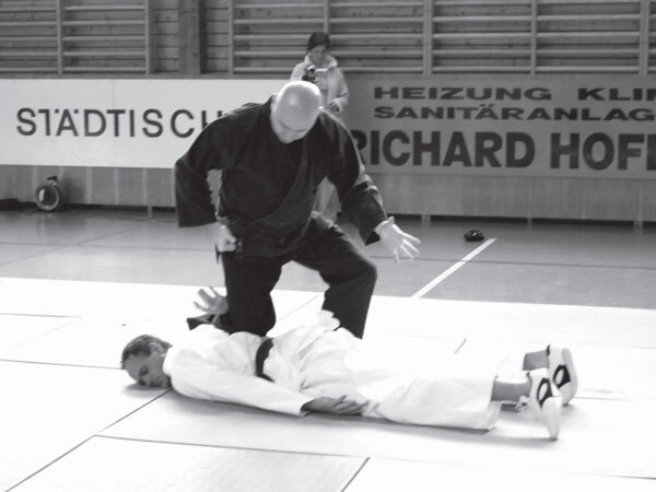 Джиу-джитсу – оружие спецслужб. Путь к победе - i_253.jpg