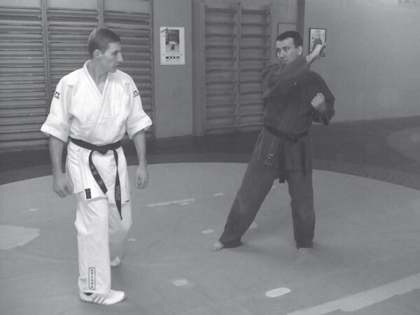 Джиу-джитсу – оружие спецслужб. Путь к победе - i_271.jpg