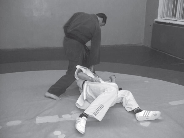 Джиу-джитсу – оружие спецслужб. Путь к победе - i_298.jpg