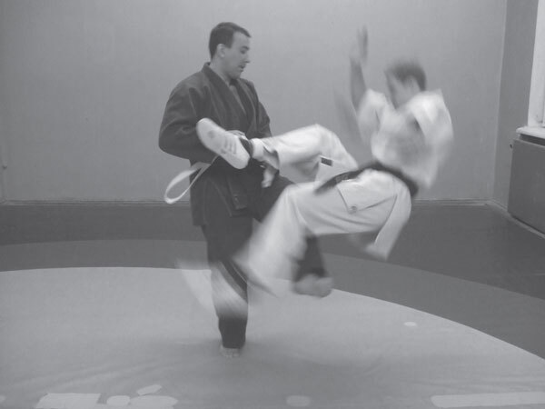 Джиу-джитсу – оружие спецслужб. Путь к победе - i_317.jpg