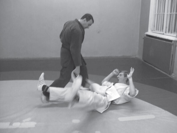 Джиу-джитсу – оружие спецслужб. Путь к победе - i_318.jpg