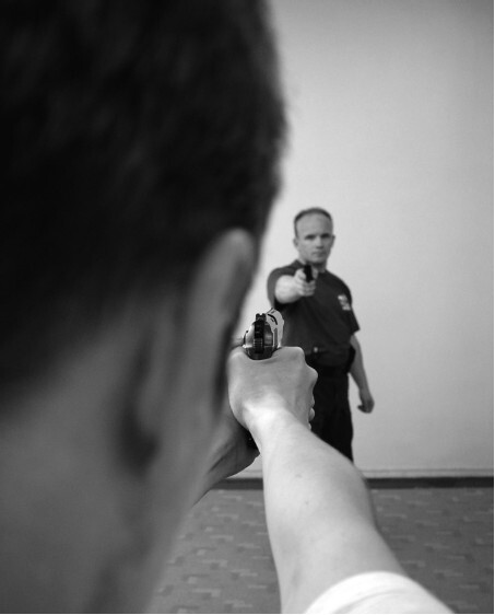 Вооруженная безопасность. Практическое руководство для сотрудников спецслужб - i_065.jpg