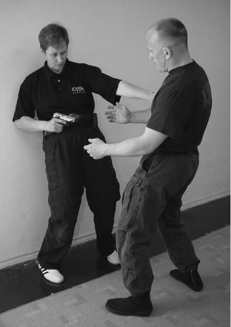 Вооруженная безопасность. Практическое руководство для сотрудников спецслужб - i_084.jpg