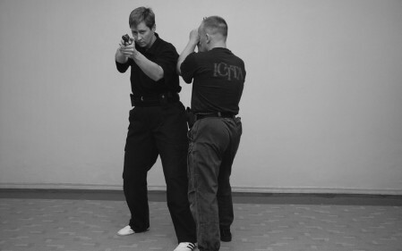 Вооруженная безопасность. Практическое руководство для сотрудников спецслужб - i_098.jpg