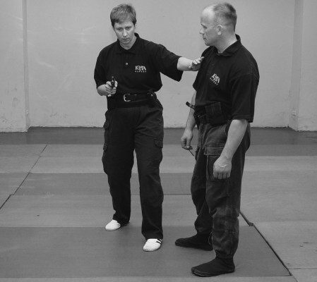 Вооруженная безопасность. Практическое руководство для сотрудников спецслужб - i_165.jpg