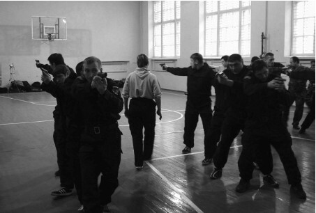 Вооруженная безопасность. Практическое руководство для сотрудников спецслужб - i_166.jpg