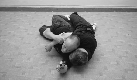 Вооруженная безопасность. Практическое руководство для сотрудников спецслужб - i_186.jpg