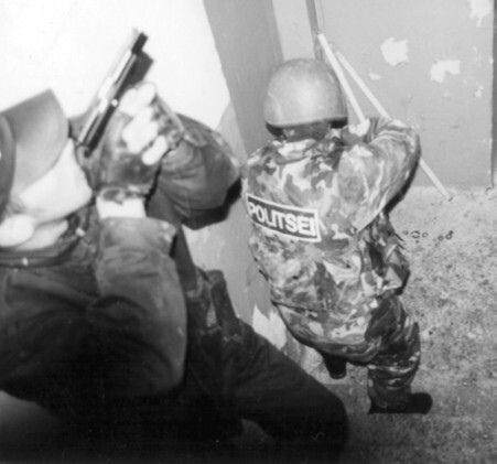 Вооруженная безопасность. Практическое руководство для сотрудников спецслужб - i_220.jpg