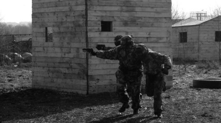 Вооруженная безопасность. Практическое руководство для сотрудников спецслужб - i_221.jpg