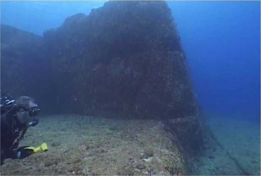 Страна восходящего солнца. Загадки древней истории - i_020.jpg