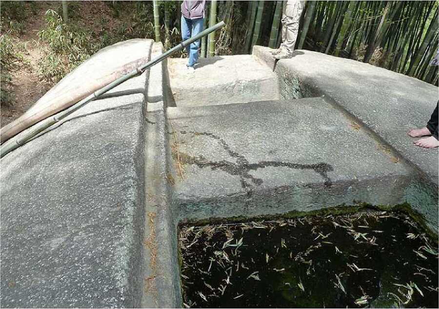 Страна восходящего солнца. Загадки древней истории - i_068.jpg