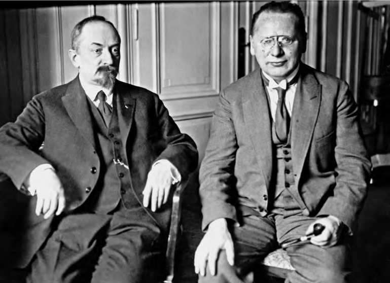 Рискованная игра Сталина: в поисках союзников против Гитлера, 1930-1936 гг. - i_002.jpg