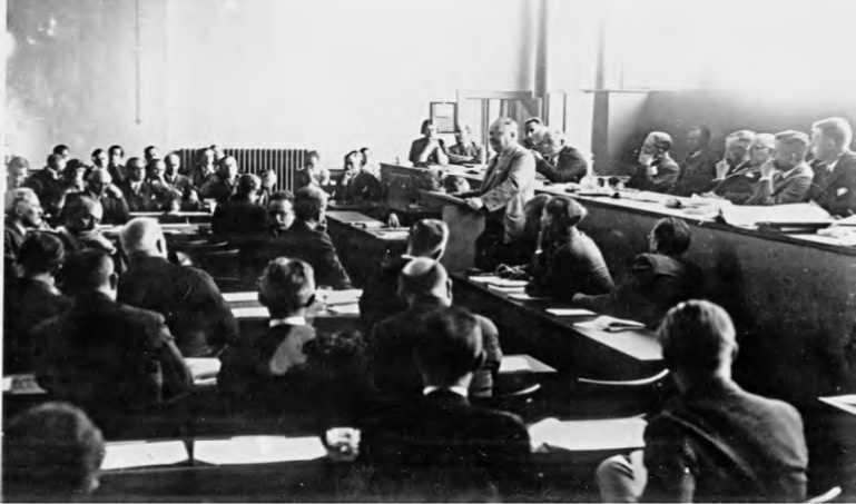 Рискованная игра Сталина: в поисках союзников против Гитлера, 1930-1936 гг. - i_011.jpg