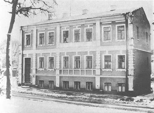 «Я хотел служить народу...»: Проза. Пьесы. Письма. Образ писателя - i_007.jpg