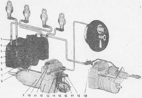 Танк Т-26. Устройство, работа, регулировка и уход - i_032.jpg