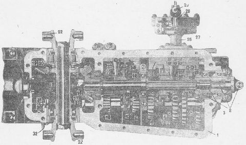 Танк Т-26. Устройство, работа, регулировка и уход - i_049.jpg