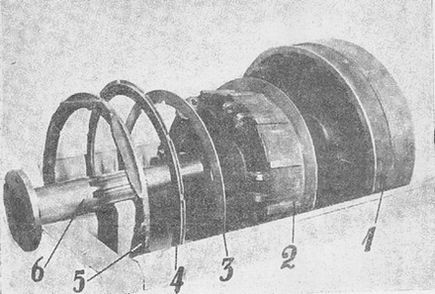 Танк Т-26. Устройство, работа, регулировка и уход - i_062.jpg
