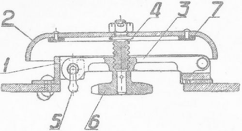 Танк Т-26. Устройство, работа, регулировка и уход - i_074.jpg