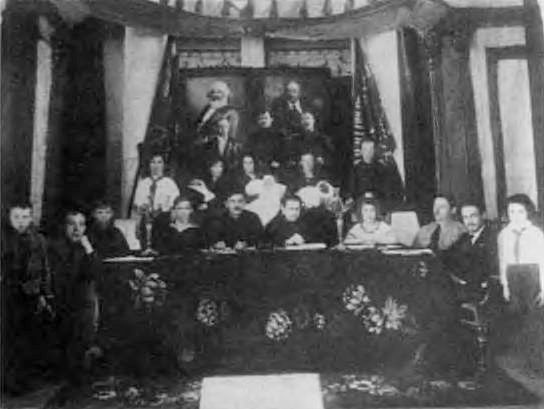 Повседневная жизнь советского города: Нормы и аномалии. 1920–1930 годы. - i_009.jpg