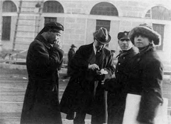 Повседневная жизнь советского города: Нормы и аномалии. 1920–1930 годы. - i_022.jpg