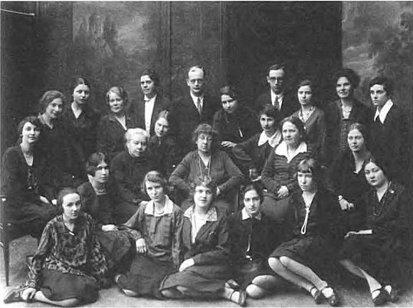 Повседневная жизнь советского города: Нормы и аномалии. 1920–1930 годы. - i_030.jpg