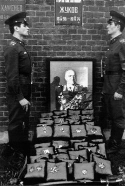 Жуков против Гальдера - i_075.jpg