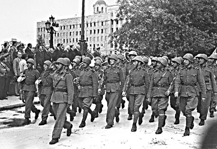 Сербские союзники Гитлера - i_018.jpg