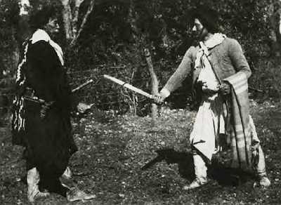 Учебник вымогателя, или Искусство владения навахой, ножом и цыганскими ножницами - _130.jpg