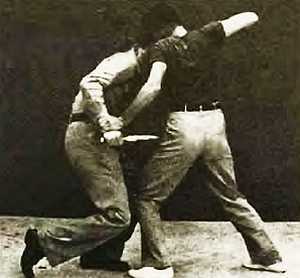 Учебник вымогателя, или Искусство владения навахой, ножом и цыганскими ножницами - _204.jpg