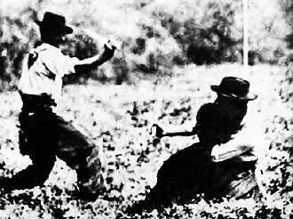 Учебник вымогателя, или Искусство владения навахой, ножом и цыганскими ножницами - _237.jpg