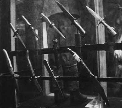 Учебник вымогателя, или Искусство владения навахой, ножом и цыганскими ножницами - _35.jpg_2