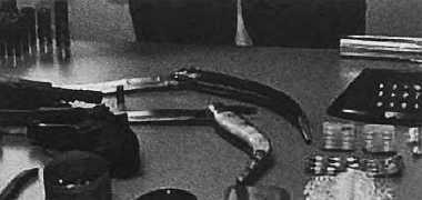 Учебник вымогателя, или Искусство владения навахой, ножом и цыганскими ножницами - _37.jpg_2