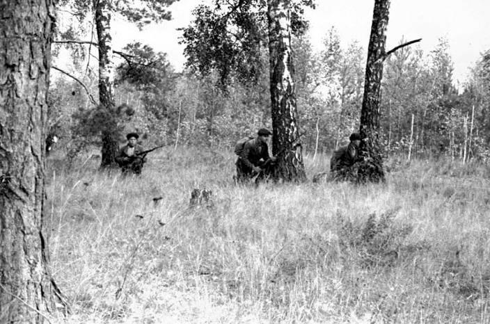 Цветы в огне войны - i_018.jpg