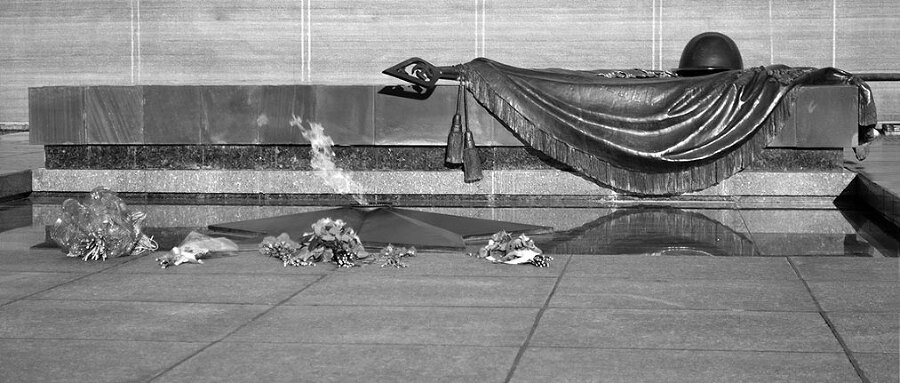 Книга Москвы: биография улиц, памятников, домов и людей - i_009.jpg