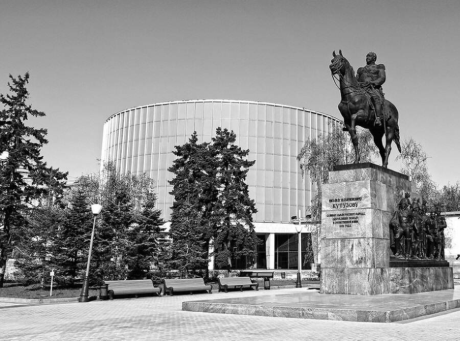 Книга Москвы: биография улиц, памятников, домов и людей - i_027.jpg