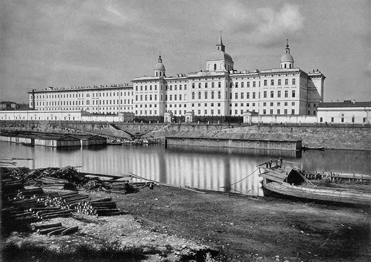 Книга Москвы: биография улиц, памятников, домов и людей - i_042.jpg