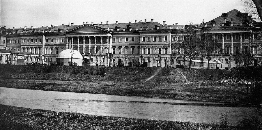 Книга Москвы: биография улиц, памятников, домов и людей - i_070.jpg