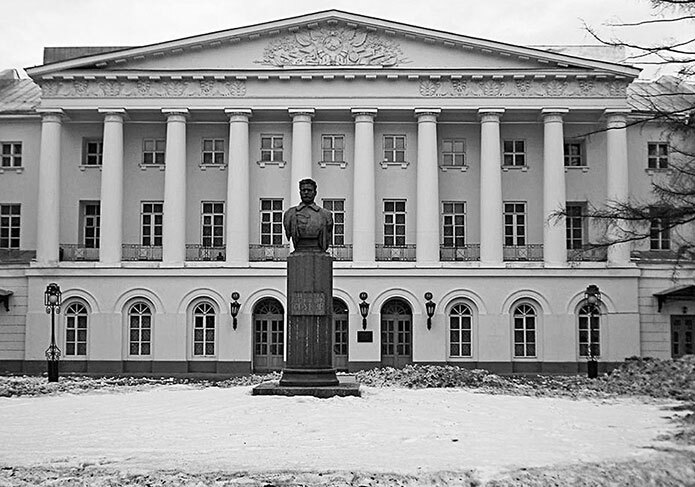 Книга Москвы: биография улиц, памятников, домов и людей - i_071.jpg