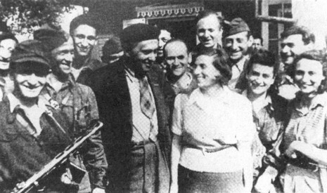 Верность сердцу и верность судьбе. Жизнь и время Ильи Эренбурга - i_008.jpg