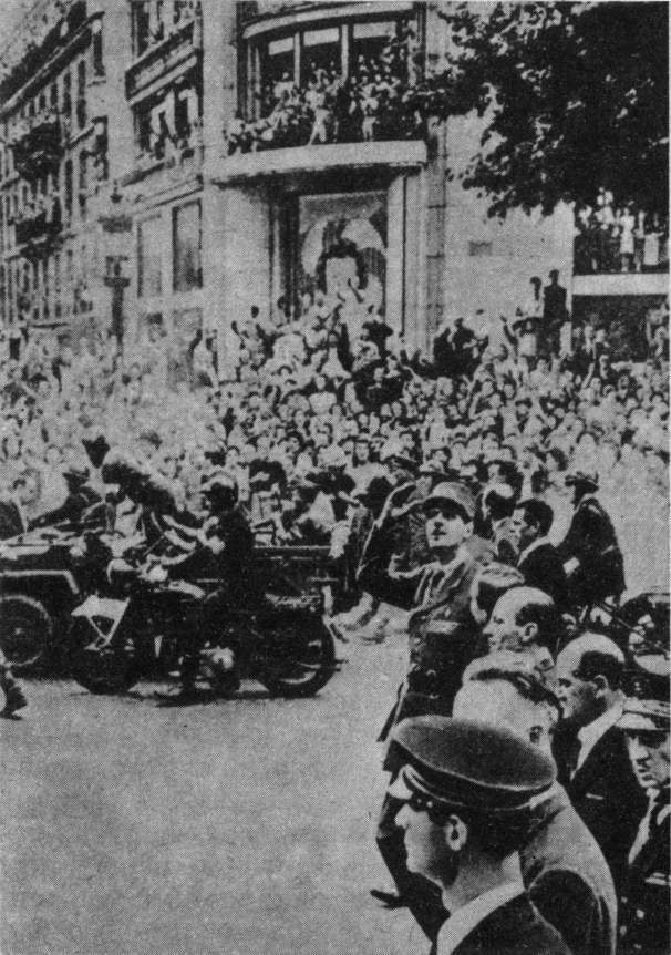 Три минуты истории - i_013.jpg