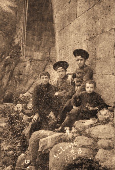 Анастас Микоян. От Ильича до Ильича. Четыре эпохи – одна судьба - i_015.jpg