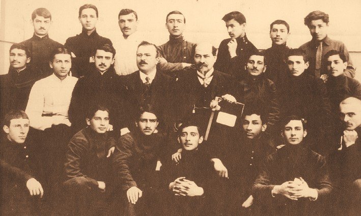 Анастас Микоян. От Ильича до Ильича. Четыре эпохи – одна судьба - i_016.jpg