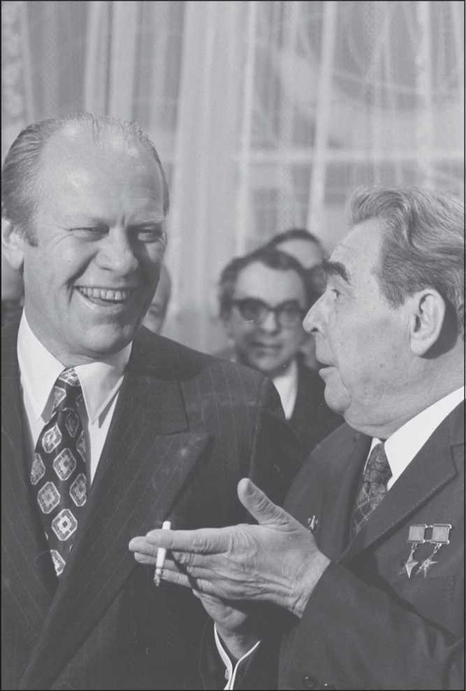 Беспокойный великан. Соединенные Штаты от Уотергейта до Буша против Гора (ЛП) - i_009.jpg