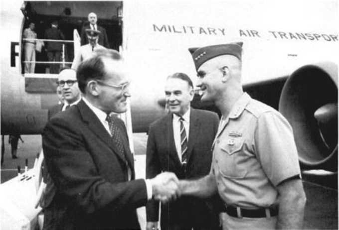 Большие надежды. Соединенные Штаты, 1945-1974 (ЛП) - i_054.jpg