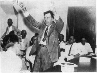 Свобода от страха. Американский народ в период депрессии и войны, 1929-1945 (ЛП) - i_050.jpg